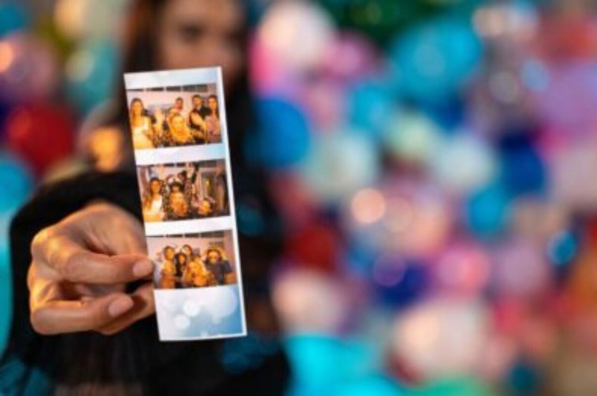 Jak wybrać firmę wynajmującą fotobudkę 360 na imprezę?