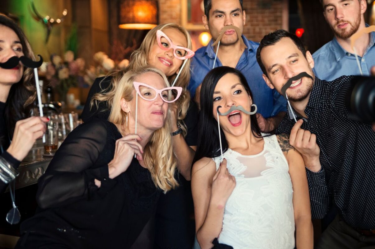 Czy fotobudka 360 działa bez internetu? Zasady działania i możliwości udostępniania